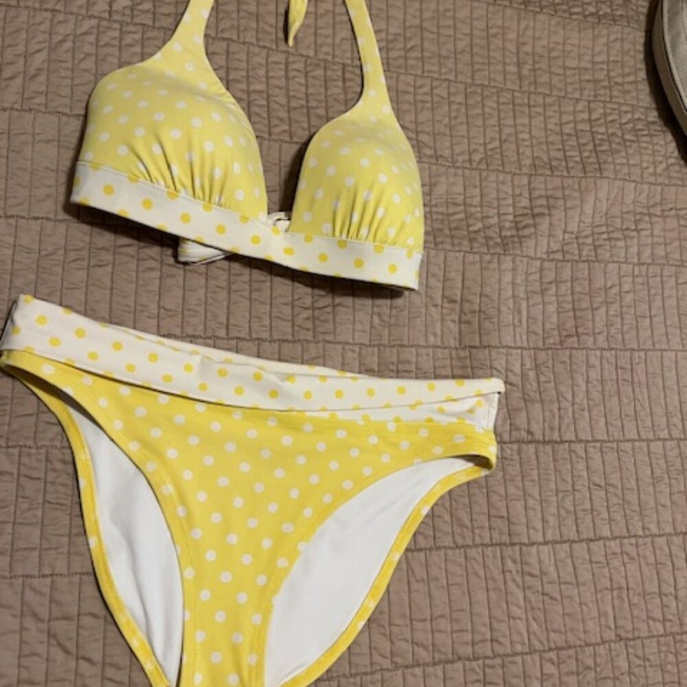 VS Yellow dotted bikini